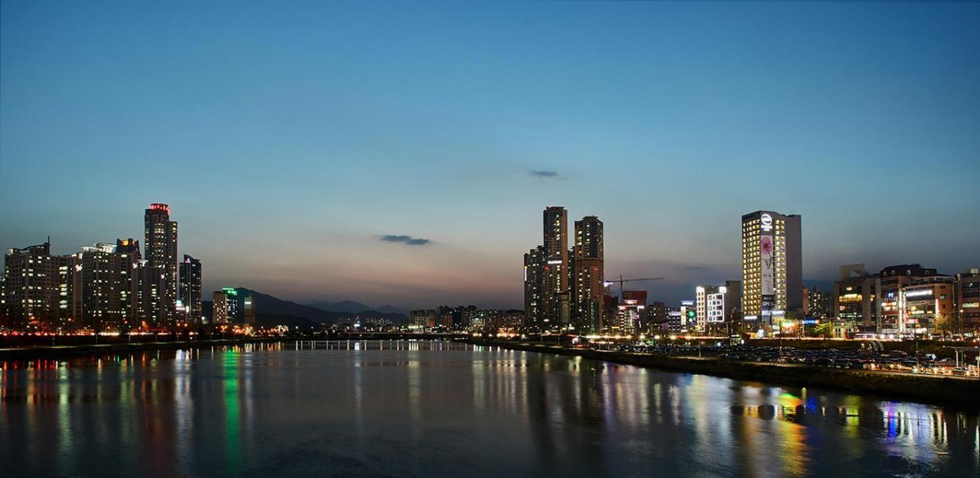 Hotel Riverside Ilsan Ni Exterior photo